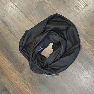 Beyond Yoga black pocket infinity scarf